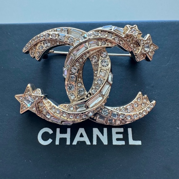 New Super Rare Classic Chanel CC Crystal Embellished Gold Shooting Star Brooch - Picture 1 of 3